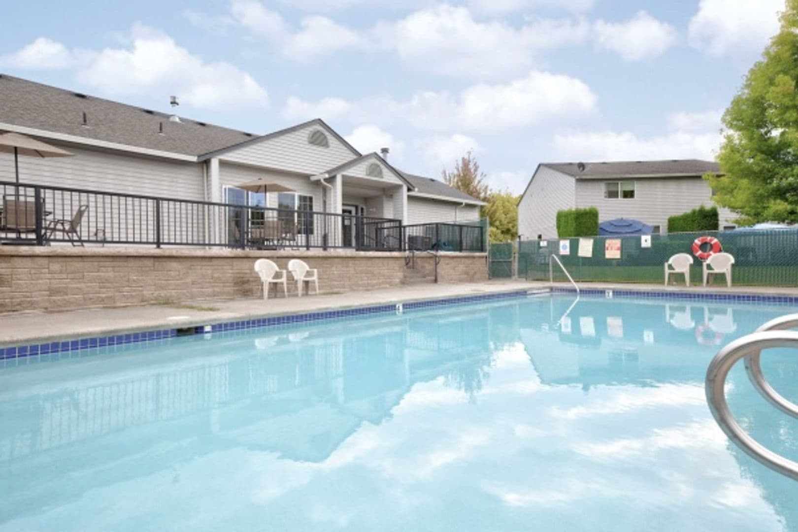 Ridgefield Apartment: 2019 NE 179th St