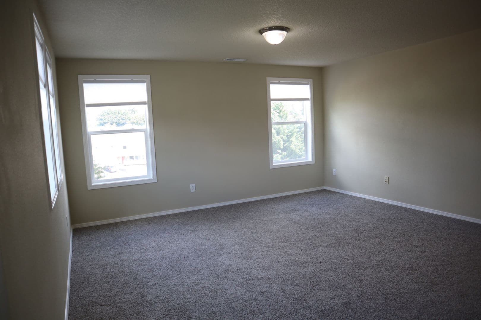 Vancouver House: 9507 NE 39th Ave