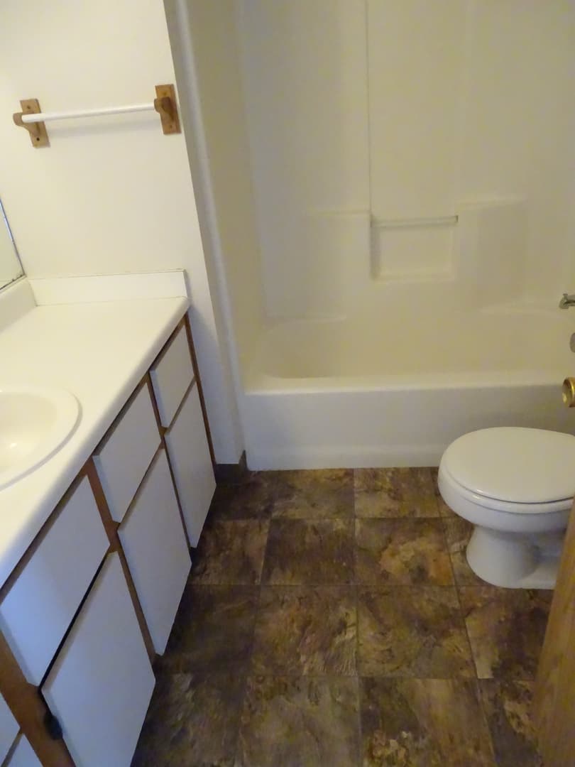 Battle Ground Apartment: 405 SW 1st ST