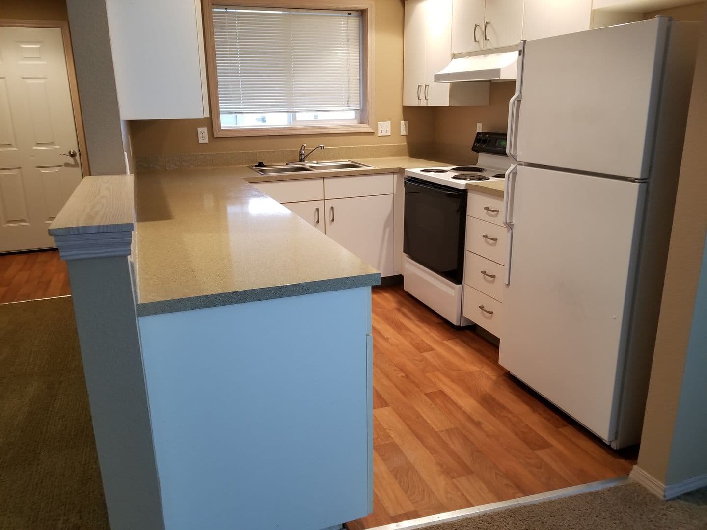 Ridgefield Apartment: 2019 NE 179th St
