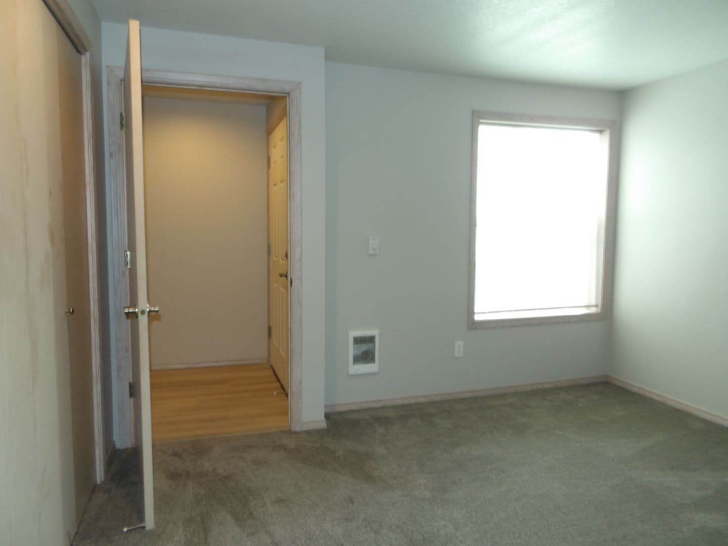 Ridgefield Apartment: 2019 NE 179th St