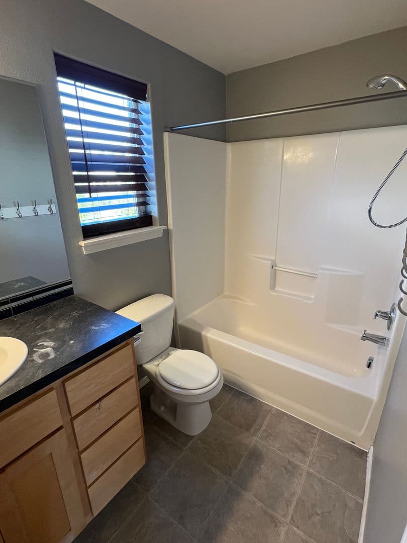 Vancouver House: 2715 NE 125th Ct