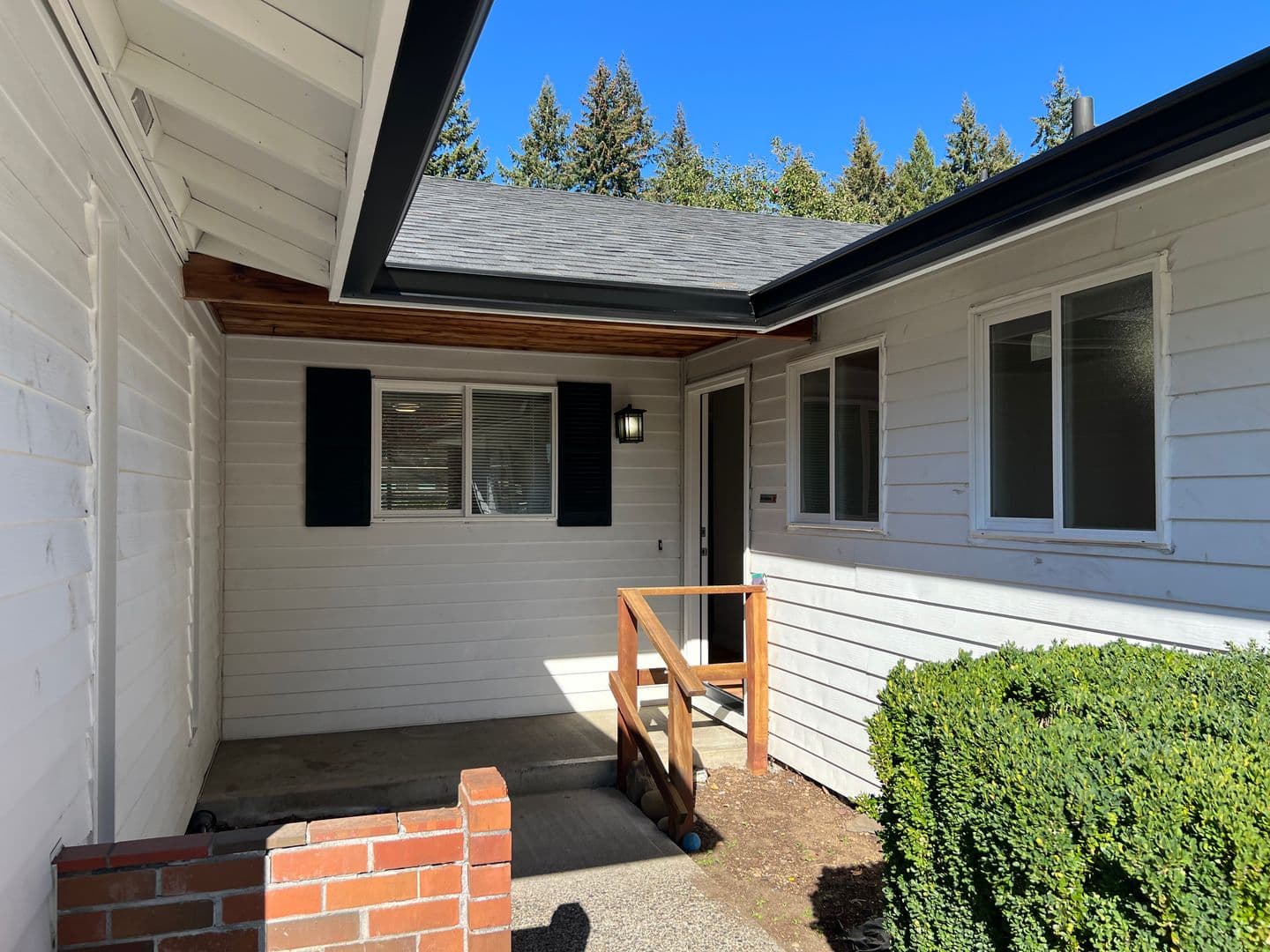 Vancouver House: 14520 NE 74th ST.