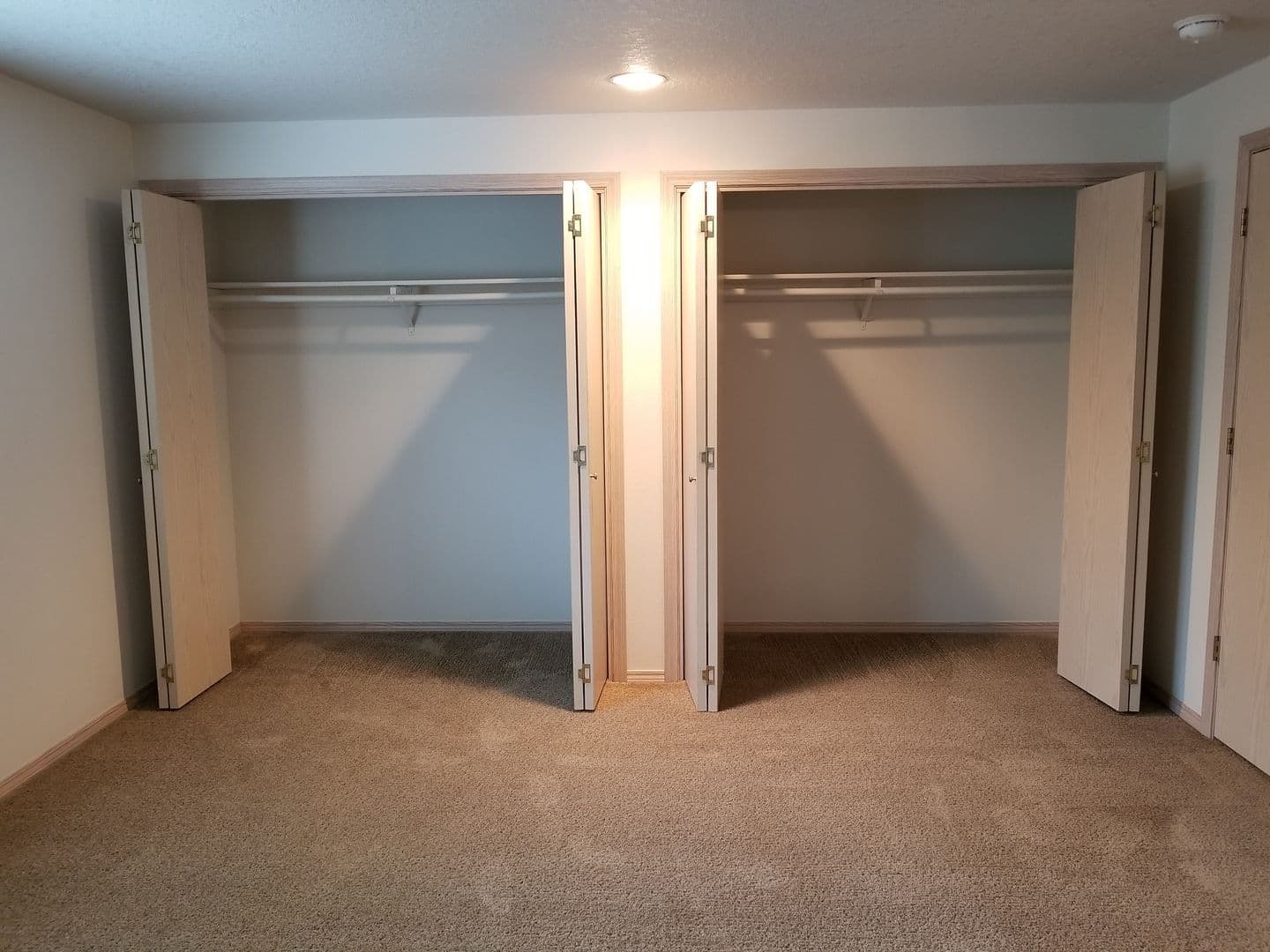 Ridgefield Apartment: 2019 NE 179th St