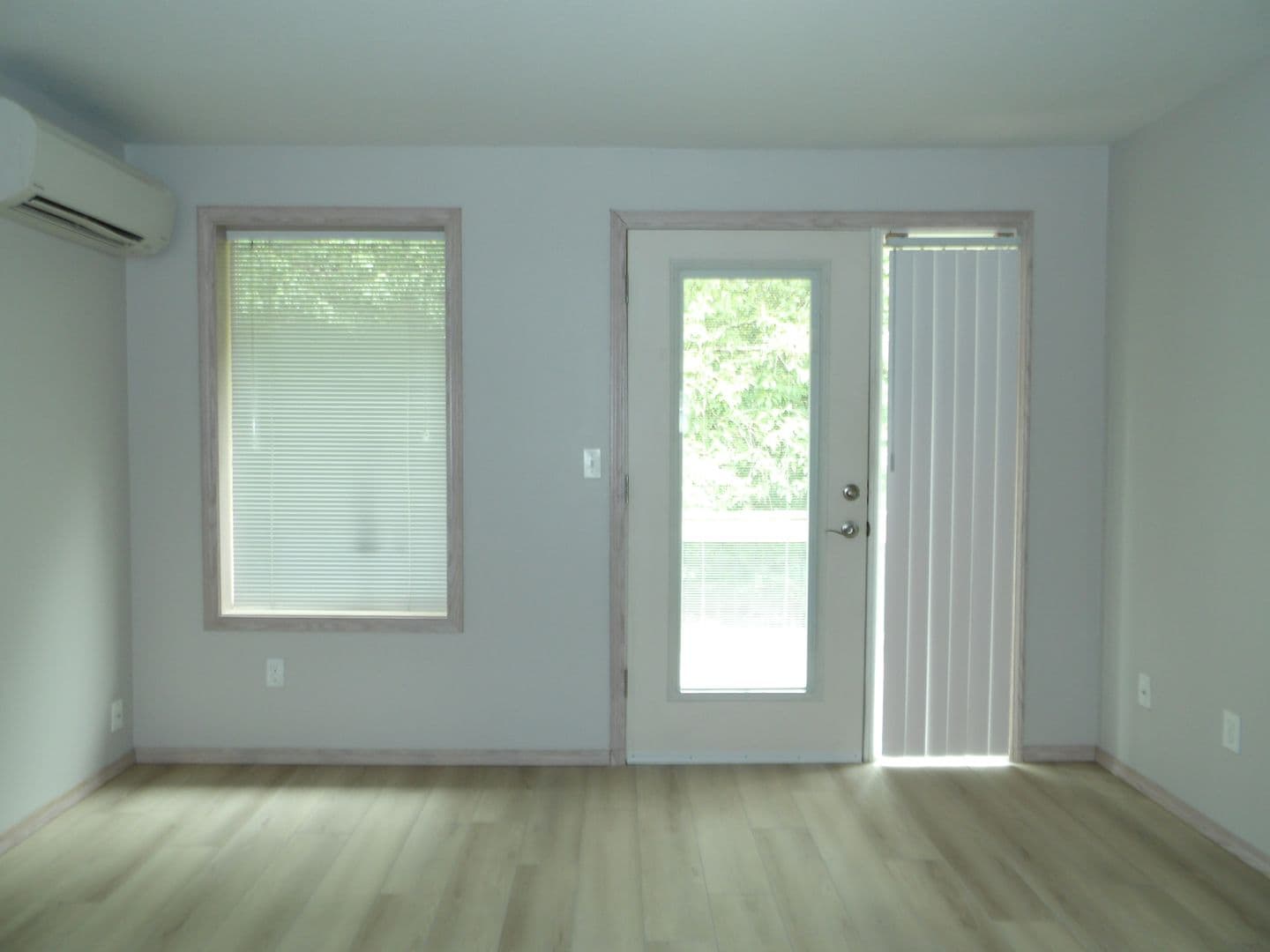 Ridgefield Apartment: 2019 NE 179th St