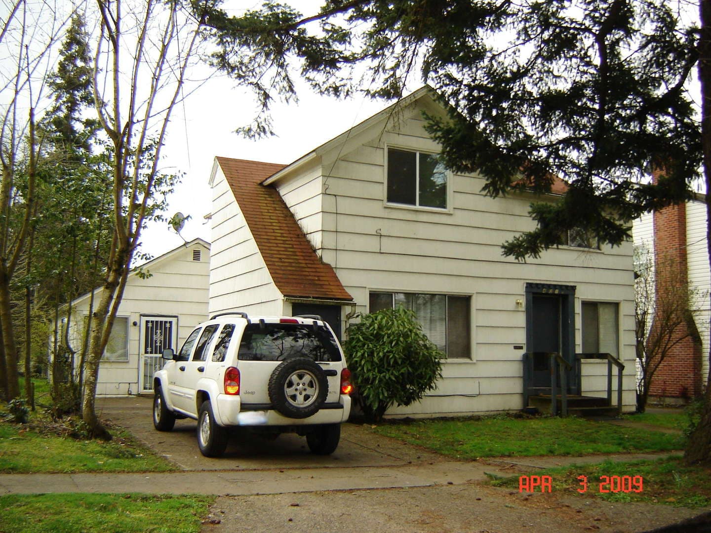 Vancouver Apartment: 401 E 28th St.