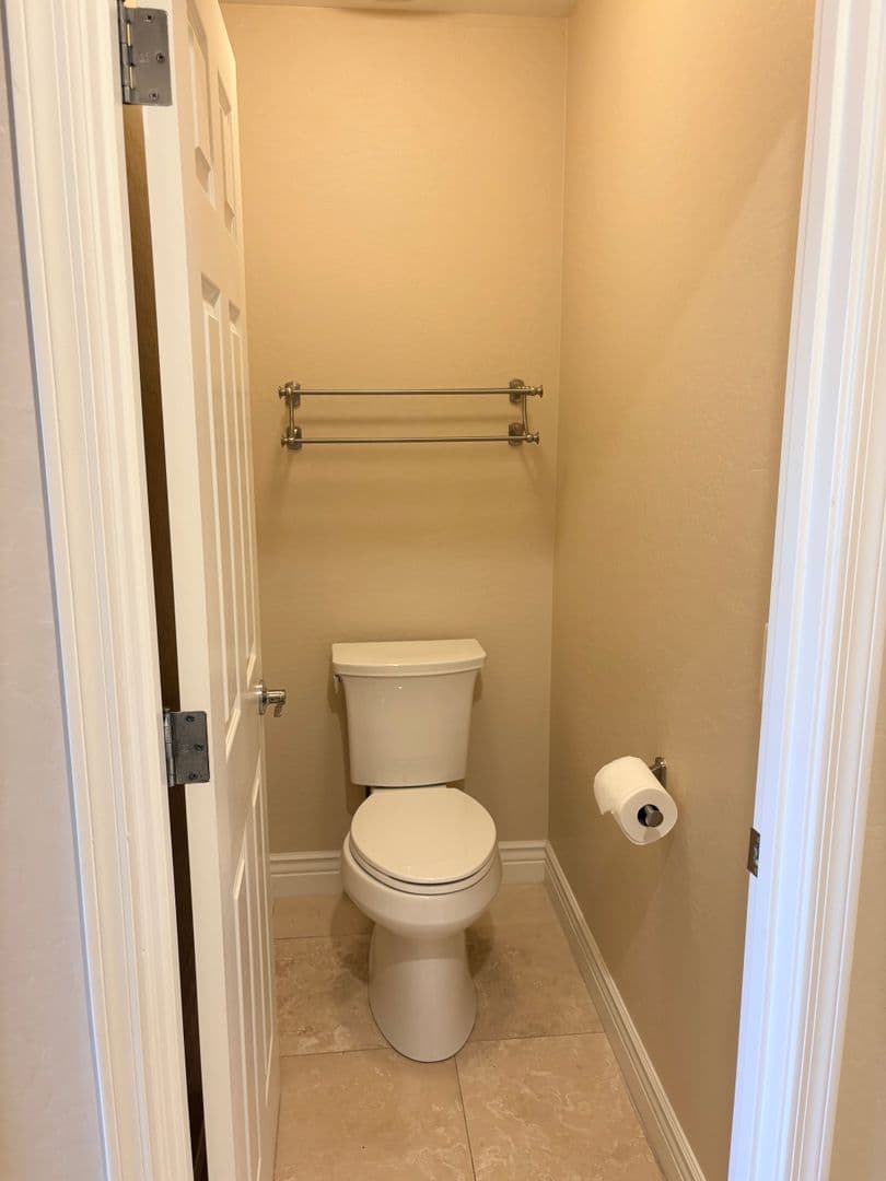 Mesa House: 2565 E Southern Ave #16