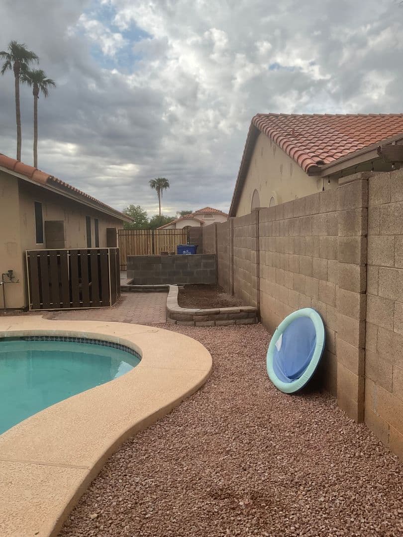 Gilbert House: 380 W Smoke Tree Rd