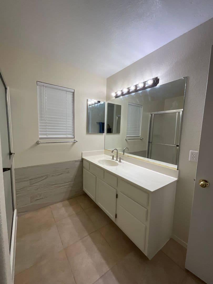 Gilbert House: 380 W Smoke Tree Rd