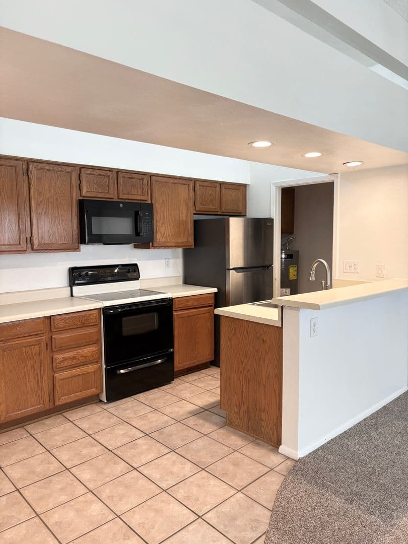 Mesa Condo: 1432 W Emerald Ave #738