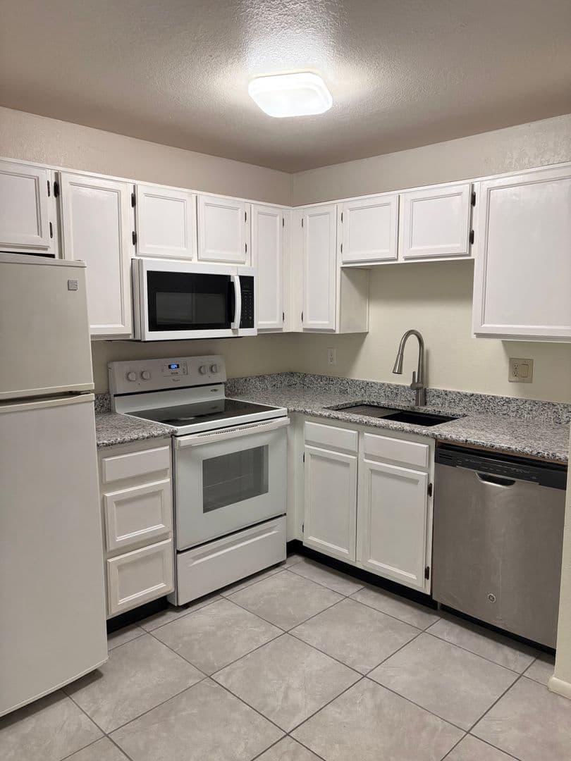 Mesa Condo: 30 E Brown Rd #2018