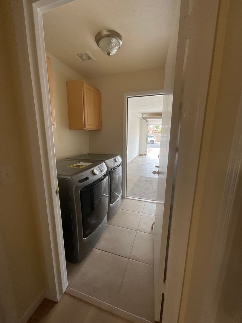 Gilbert House: 380 W Smoke Tree Rd
