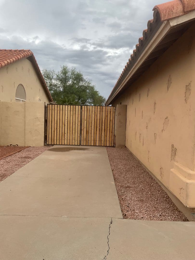Gilbert House: 380 W Smoke Tree Rd
