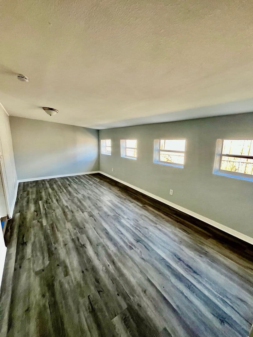Winter Haven House: 2554 Palm Drive NE