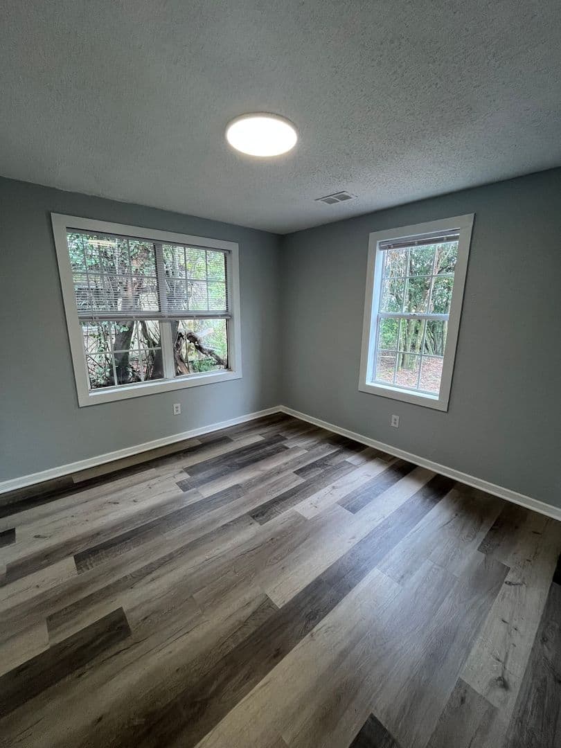 Lakeland House: 1137 Edith Ave