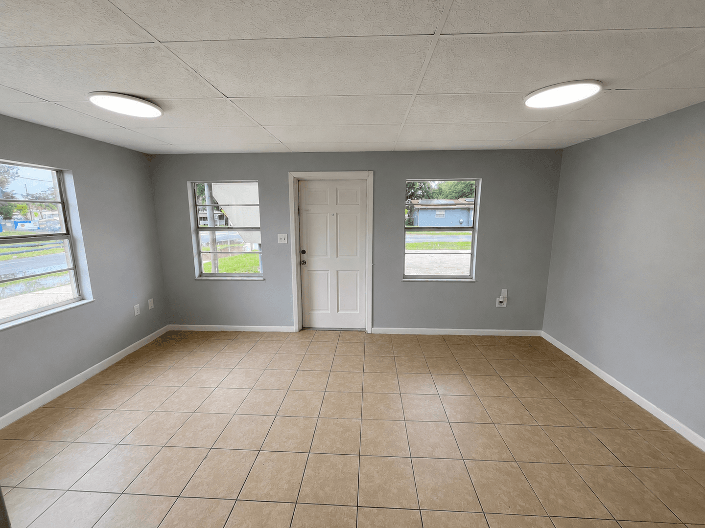 Zephyrhills Apartment: 38010 14th Ave