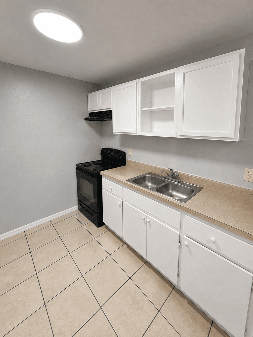 Plant City Apartment: 606 Gordon Street