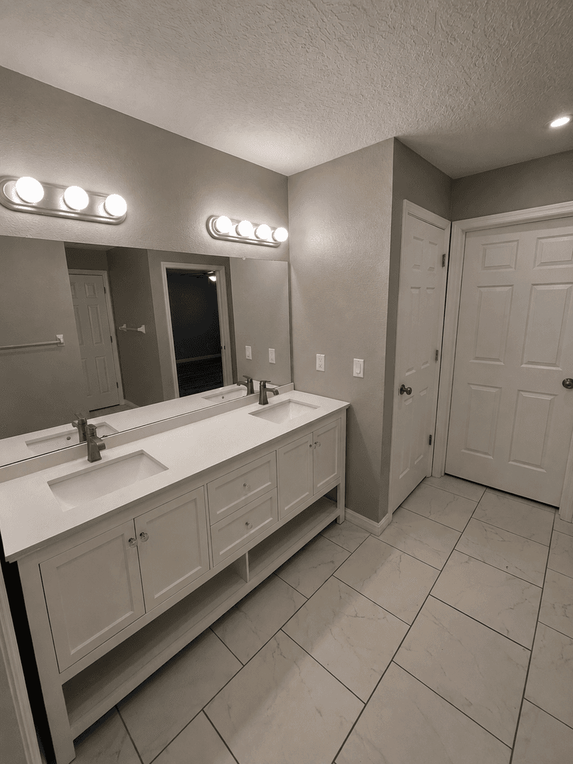 Weeki Wachee House: 12053 Centralia Road