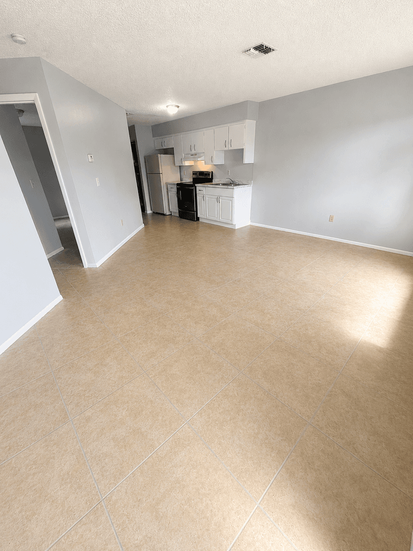 Lakeland House: 1114 Atlantic Road