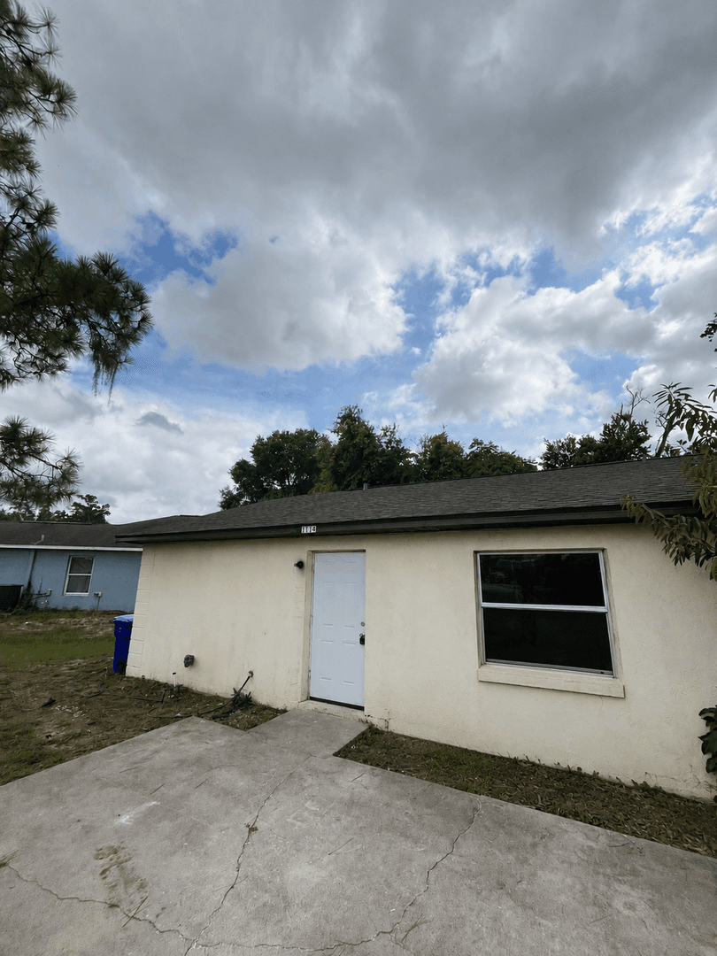 Lakeland House: 1114 Atlantic Road