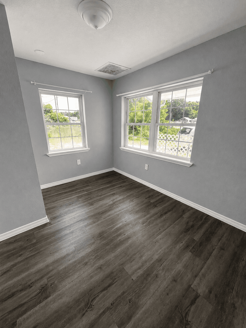 Dade City House: 15829 US Hwy 301