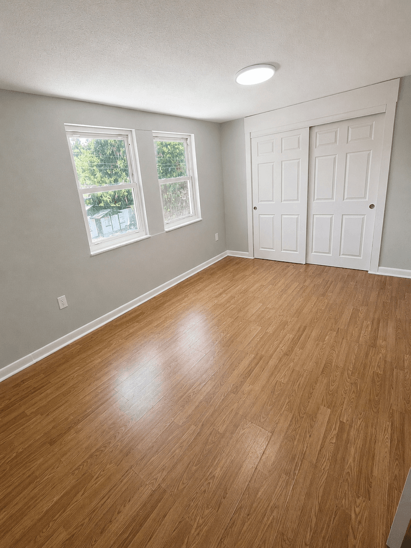 Lakeland House: 837 Lafayette Lane