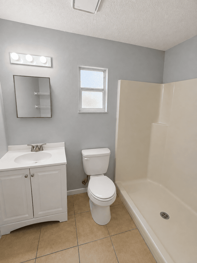 zephyrhills Apartment: 38214 7th Ave
