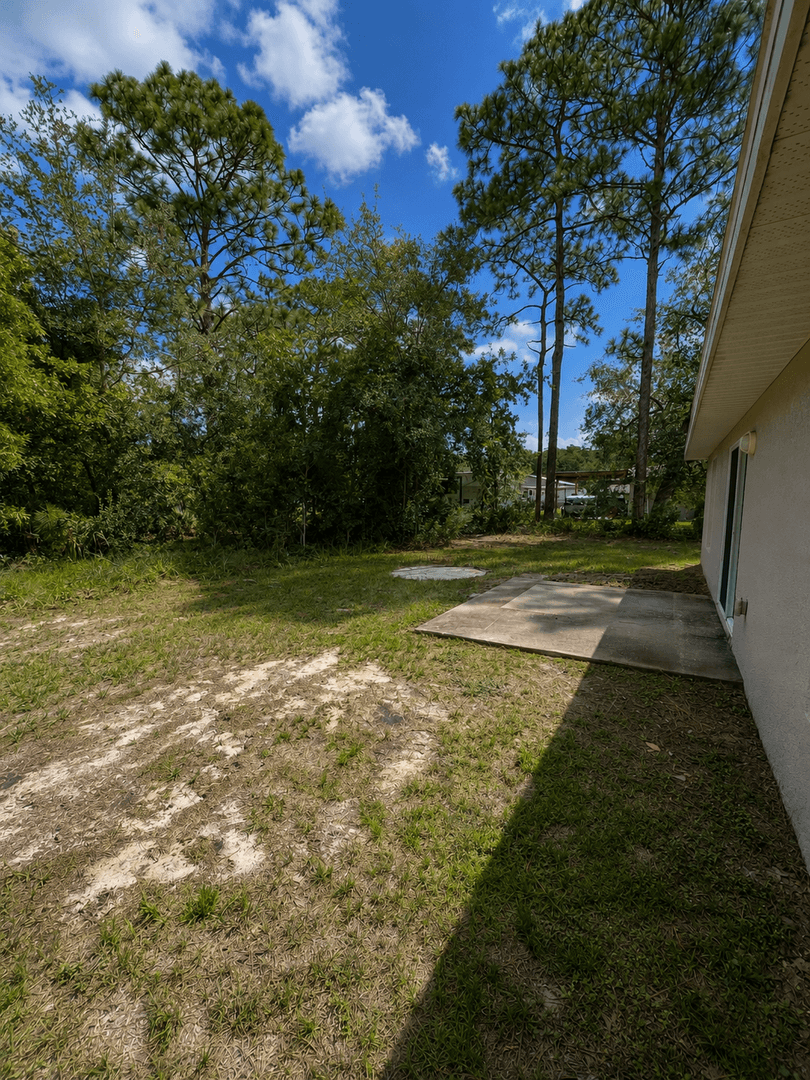 Weeki Wachee House: 12053 Centralia Road