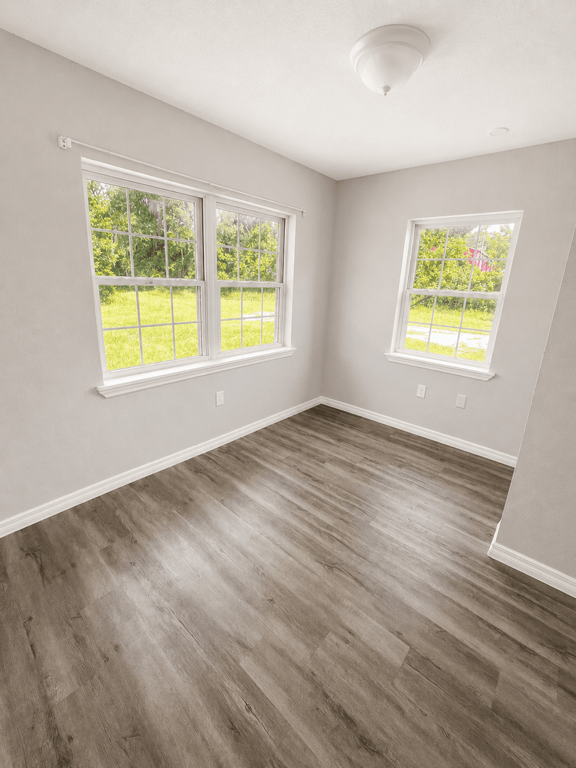 Dade City House: 15829 US Hwy 301