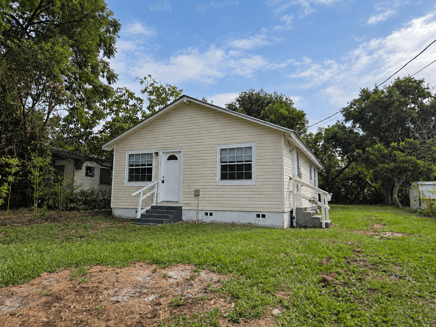 Lakeland House: 1137 Edith Ave