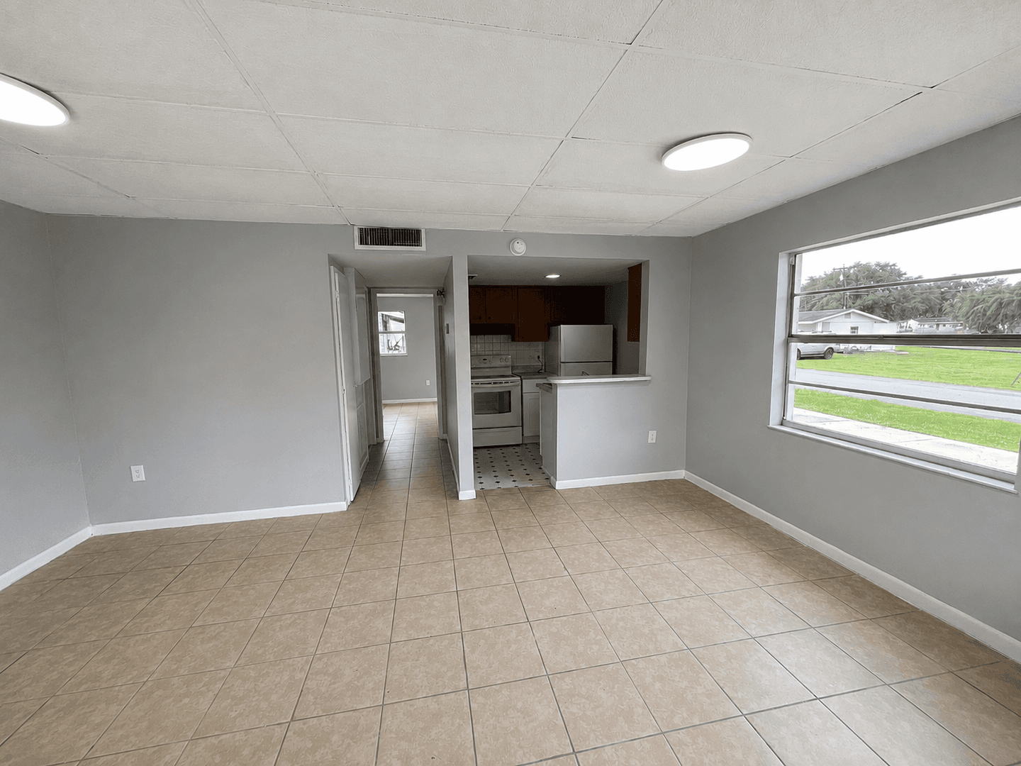Zephyrhills Apartment: 38010 14th Ave