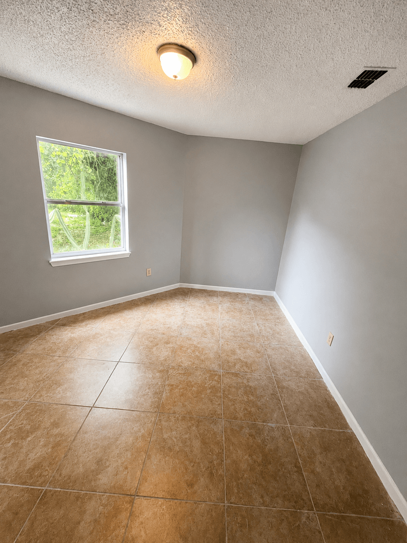 Lakeland House: 1114 Atlantic Road