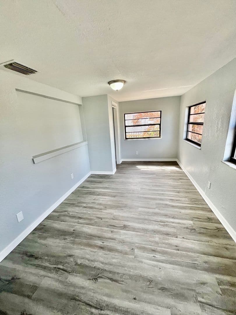 Winter Haven House: 2554 Palm Drive NE