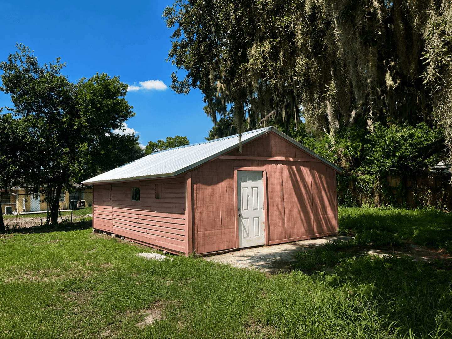 Lakeland House: 837 Lafayette Lane