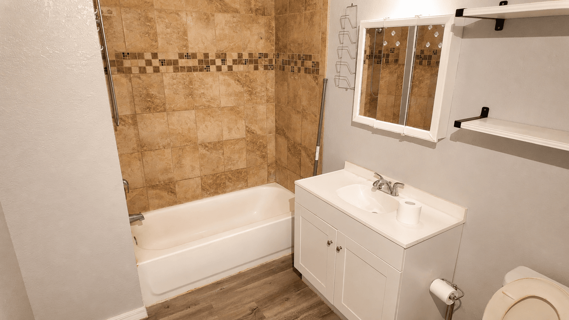 Dade City House: 15829 US Hwy 301