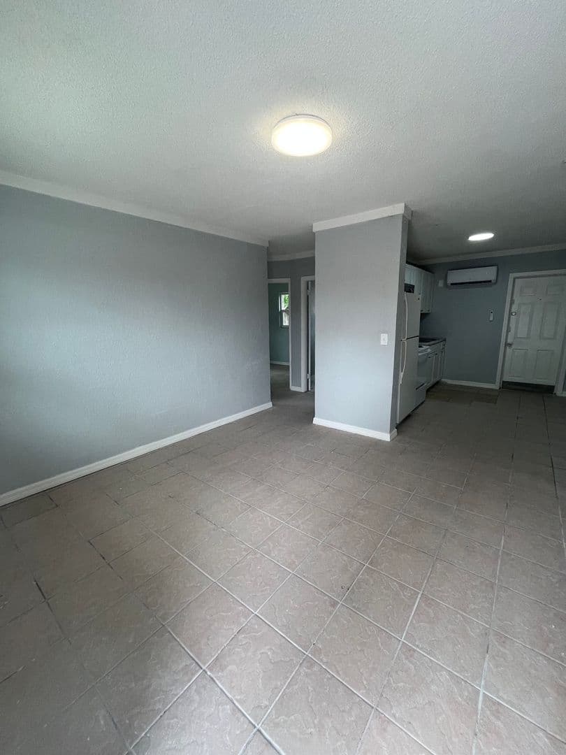 Winter Haven House: 2371 Edwin Street NE