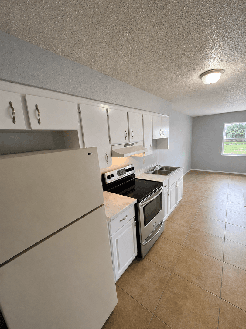 Lakeland House: 1114 Atlantic Road