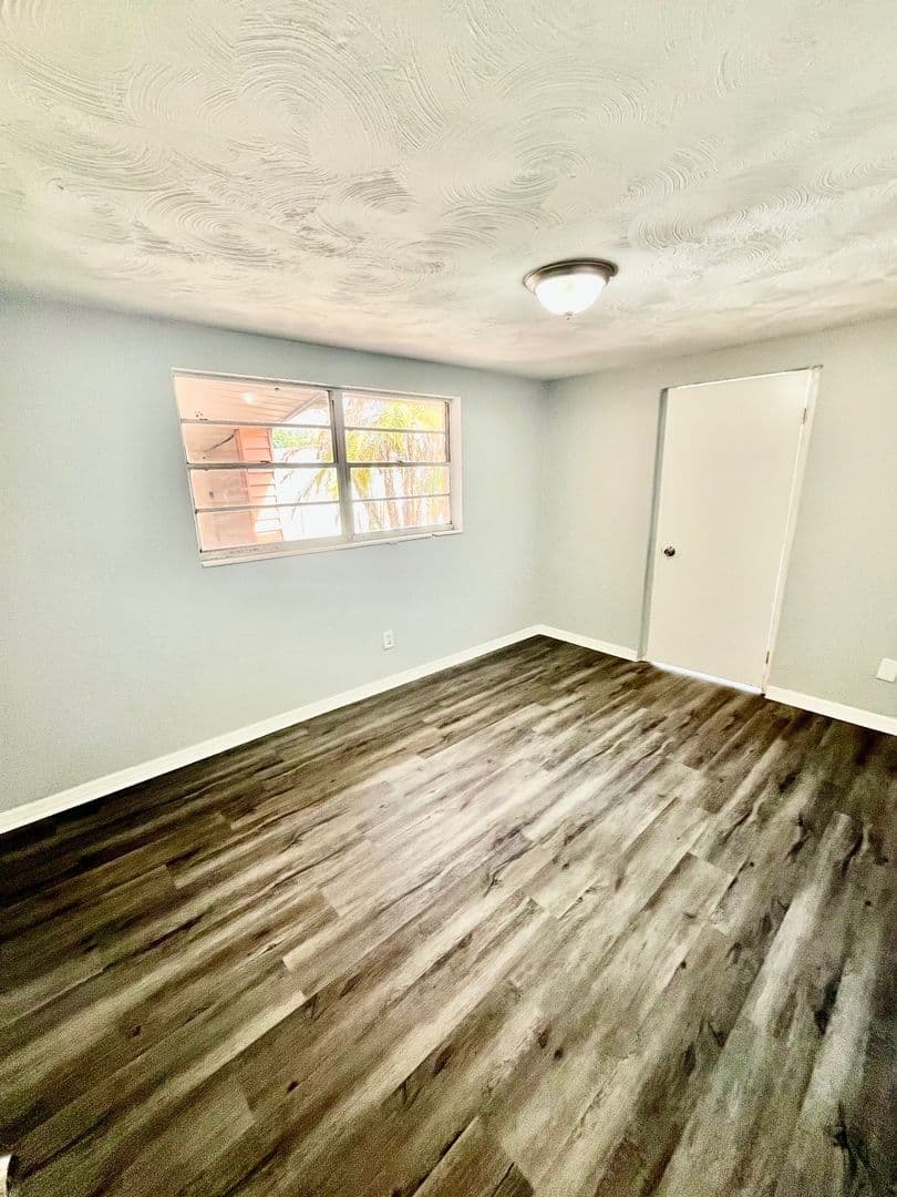 Winter Haven House: 2554 Palm Drive NE