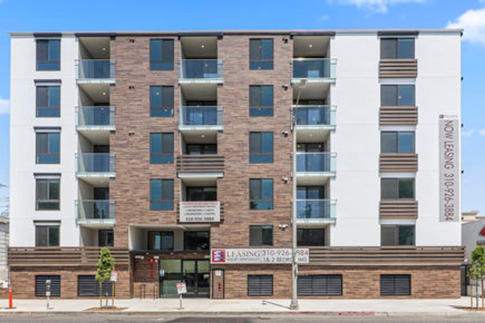 LOS ANGELES Apartment: 428 S ROBERTSON BL