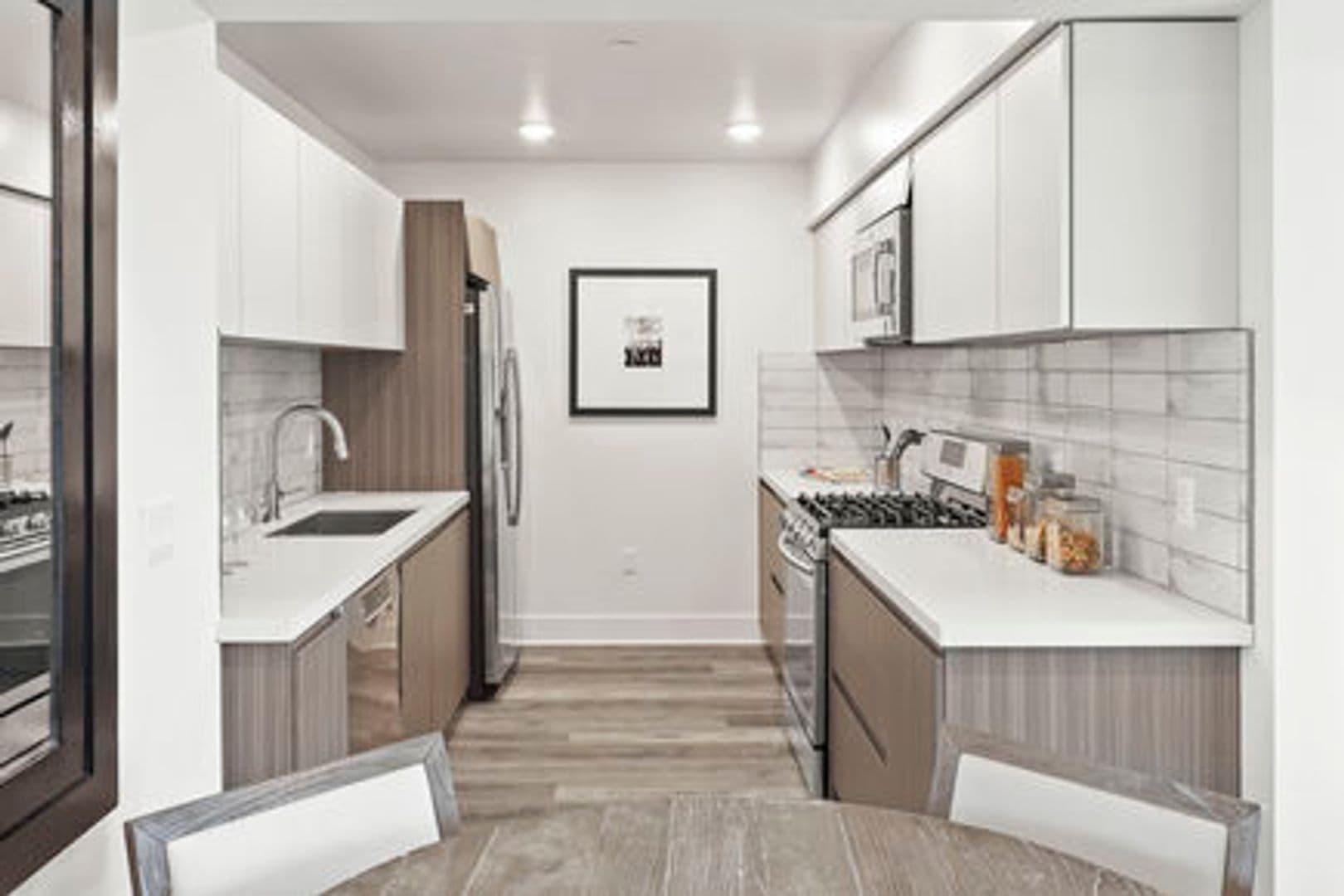 LOS ANGELES Apartment: 428 S ROBERTSON BL