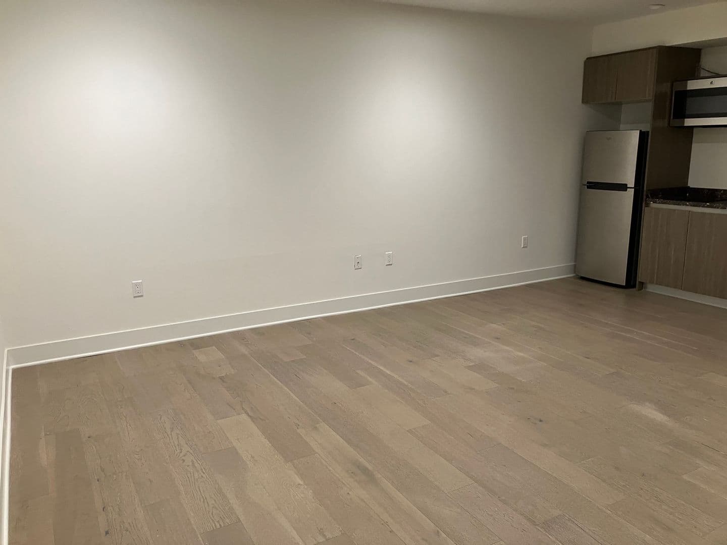 Los Angeles Apartment: 10269 Santa Monica Blvd