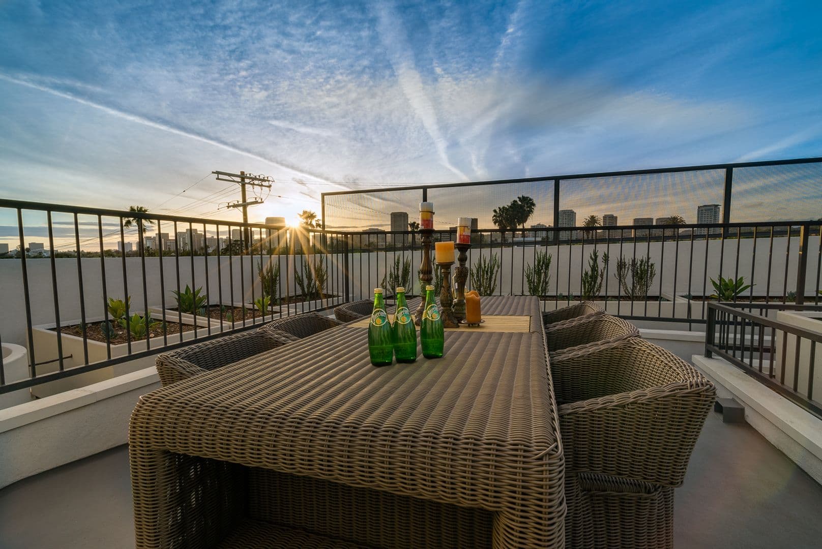 Los Angeles Apartment: 10269 Santa Monica Blvd