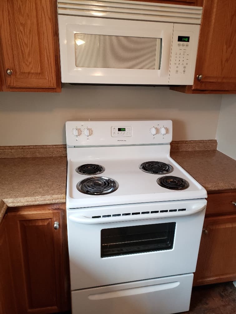 Elyria Apartment: 120 Riverside Court - 1-37