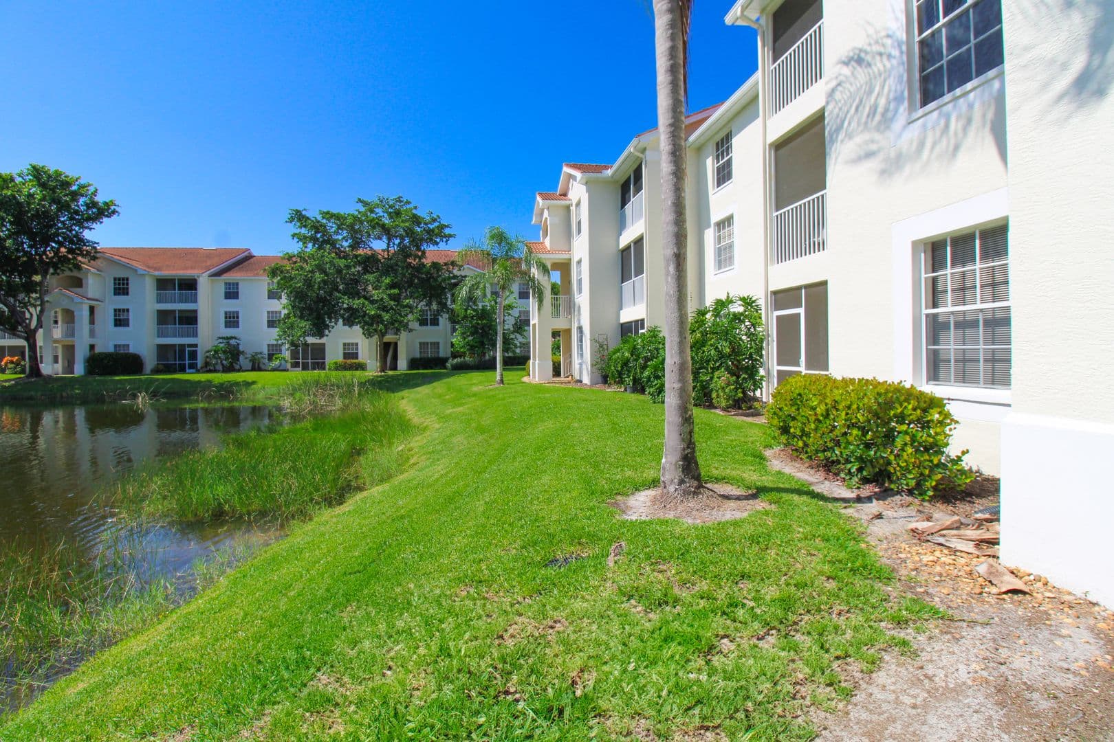 Naples Condo: 4630 St. Croix Lane #827