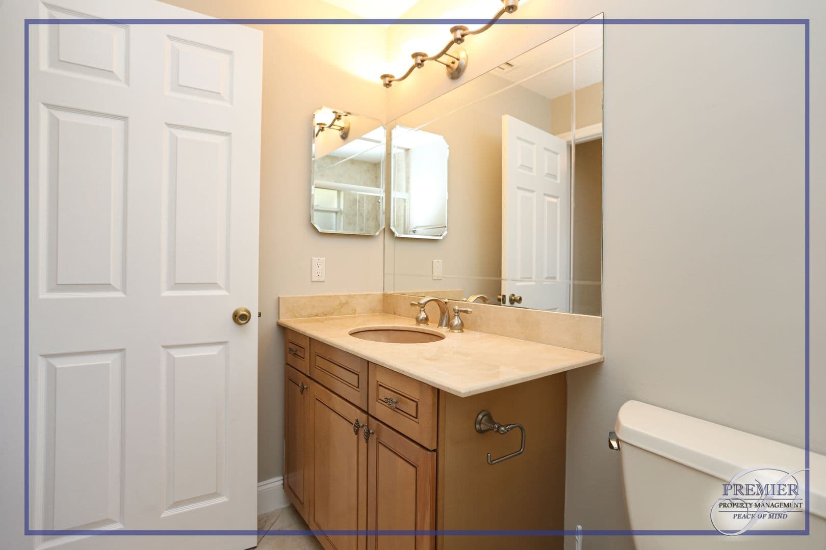 Naples House: 402 Emerald Bay Circle #E7