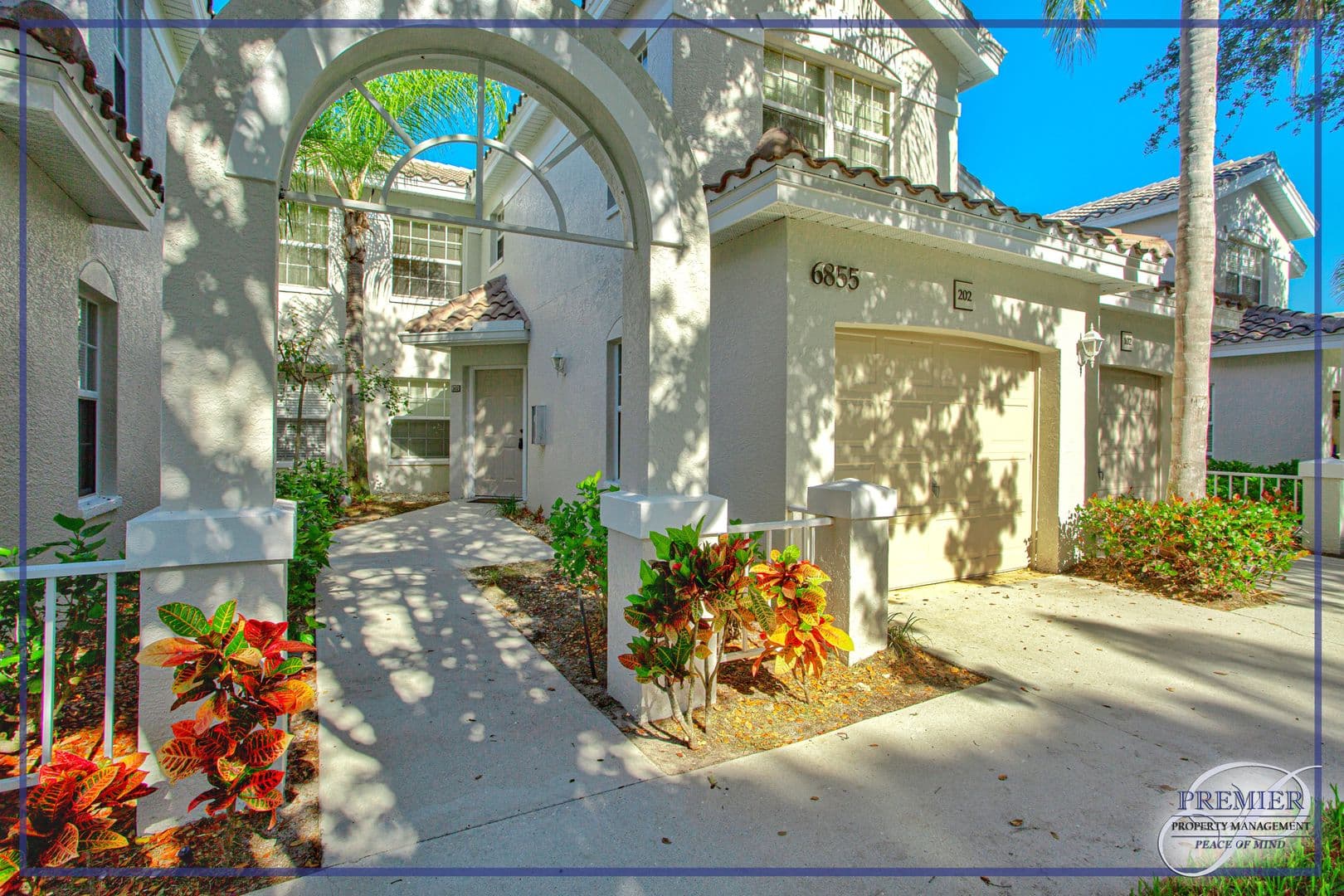 Naples House: 6855 Satinleaf Road South #202