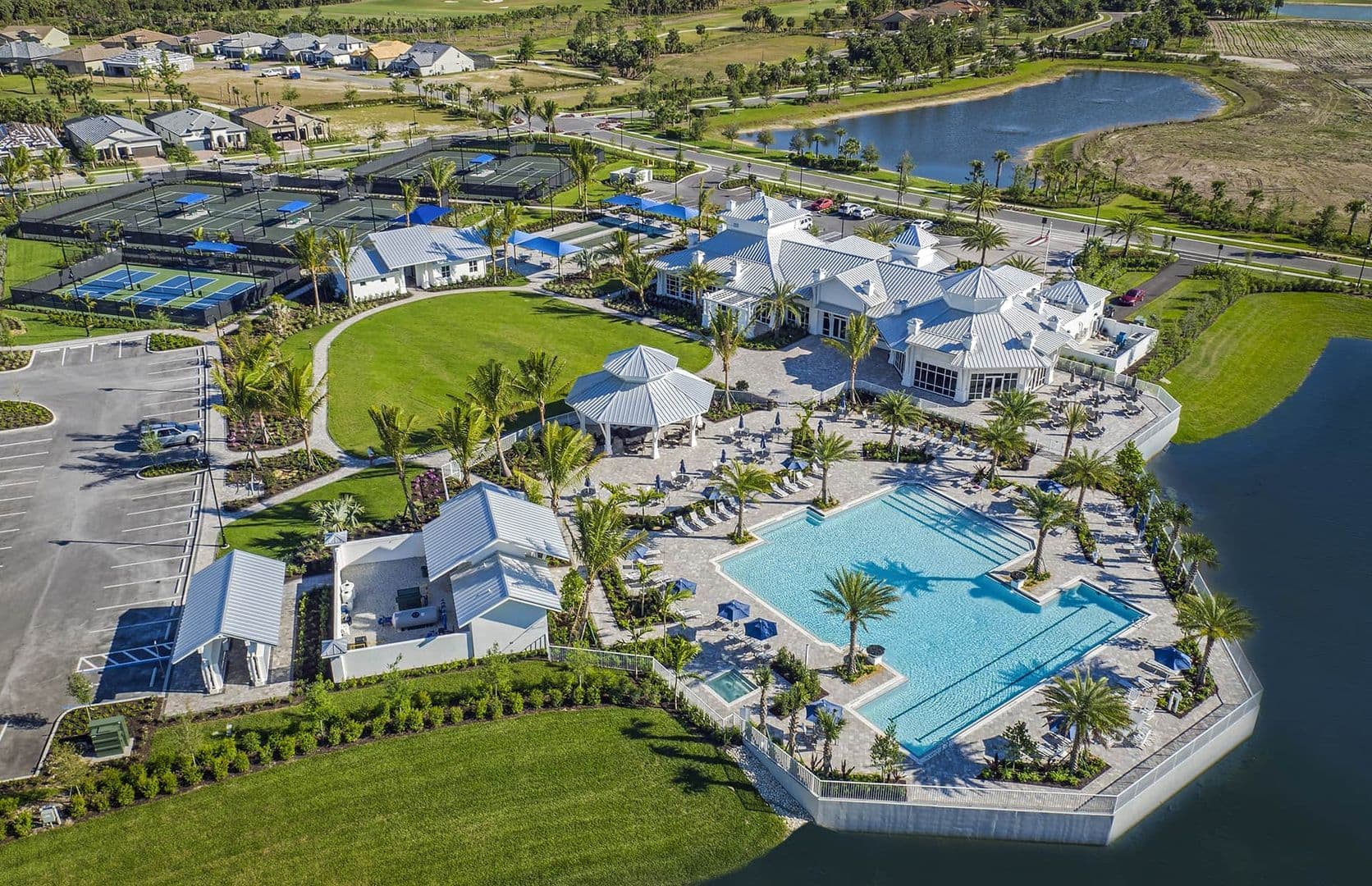 Naples House: 9716 Everglades Drive