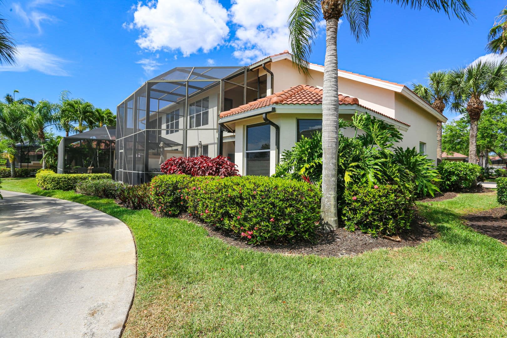 Naples House: 5945 Paradise Circle