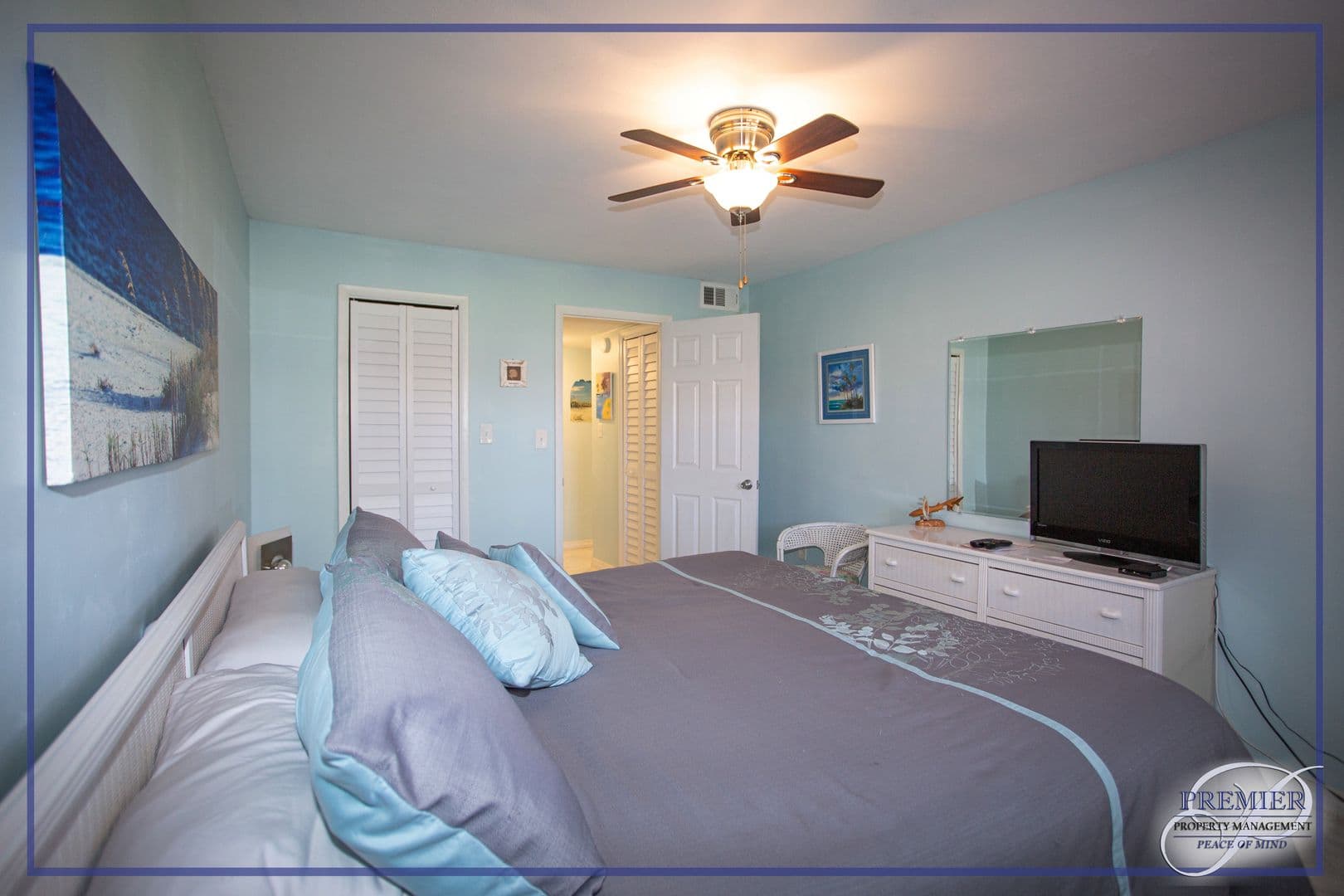 Naples House: 225 Turtle Lake Court #106