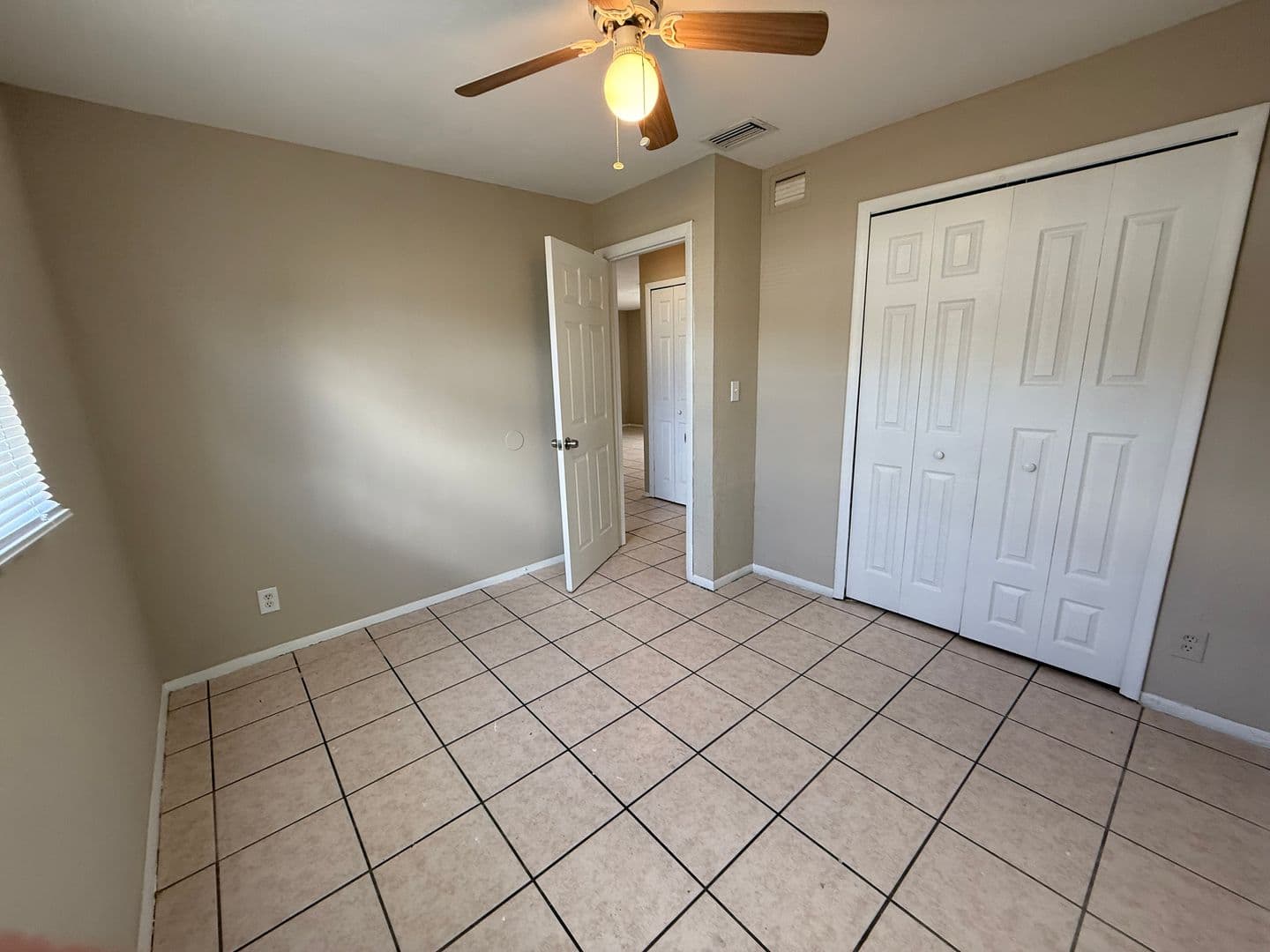 Fort Myers Apartment: 5645 6th Avenue